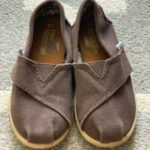 Gently Used Brown Toms